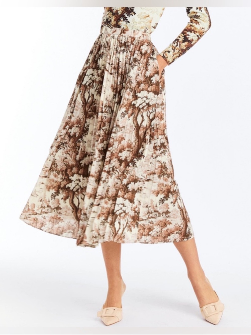 NWT Daniella Midi Skirt
Mestiza New York